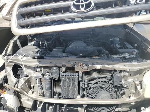 2004 Toyota Sequoia SR5