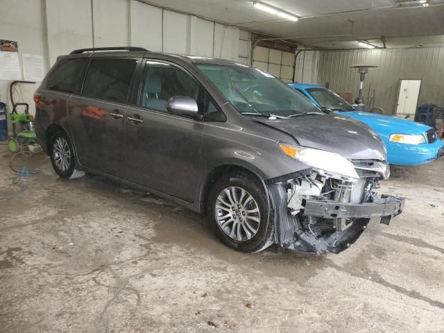 2020 Toyota Sienna XLE