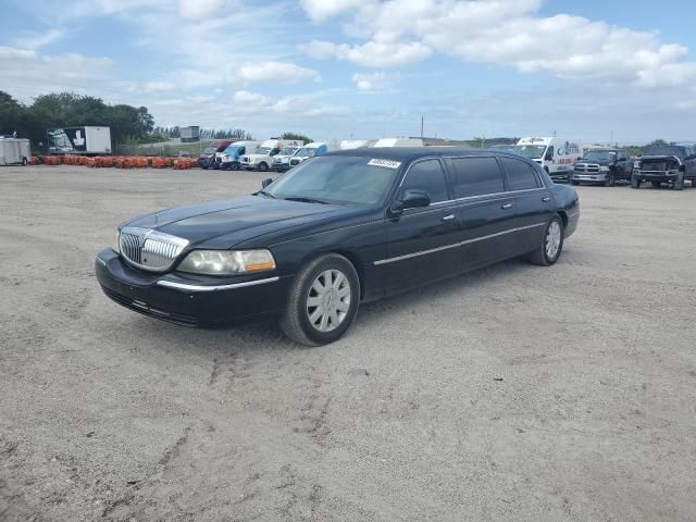 2005 Lincoln Town Car Executive