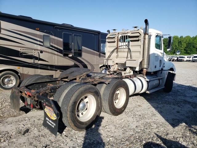 2007 Freightliner Conventional Columbia