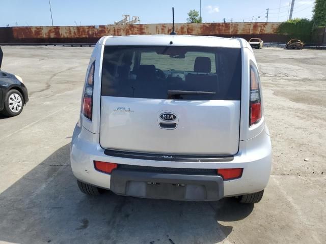 2011 KIA Soul +