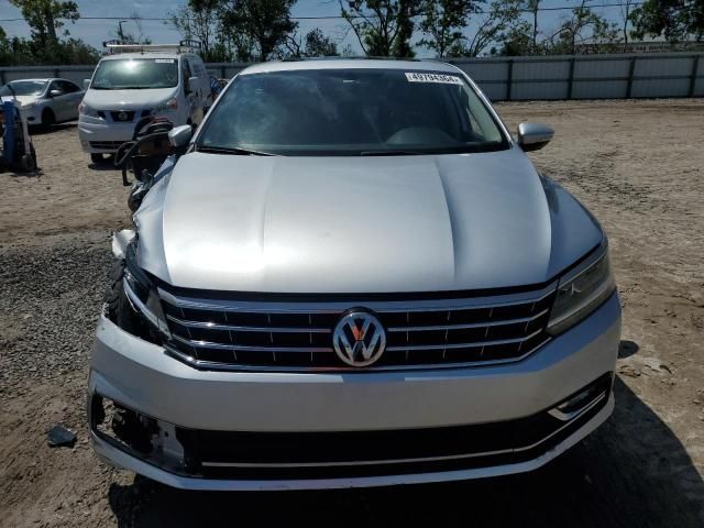 2016 Volkswagen Passat SEL