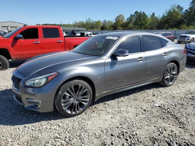 2017 Infiniti Q70 3.7