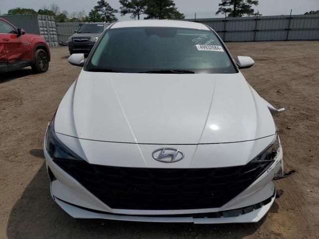 2022 Hyundai Elantra SE