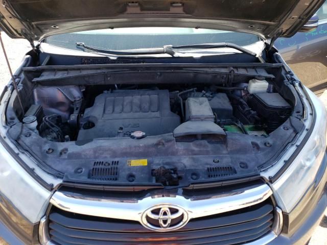 2016 Toyota Highlander LE