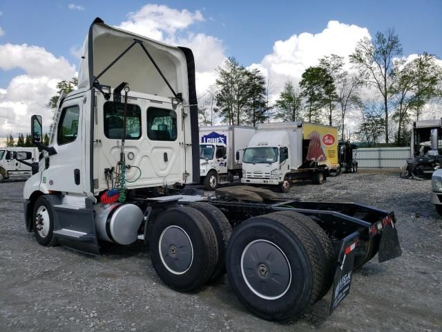 2021 Freightliner Cascadia 116