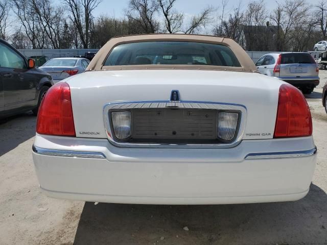 2006 Lincoln Town Car Signature Limited