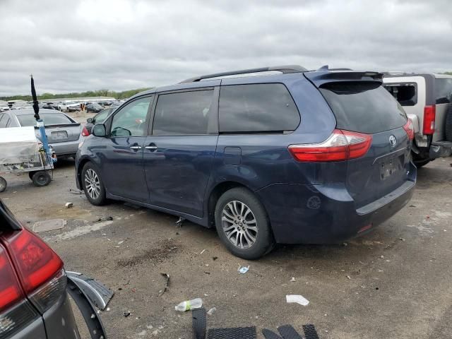 2020 Toyota Sienna XLE