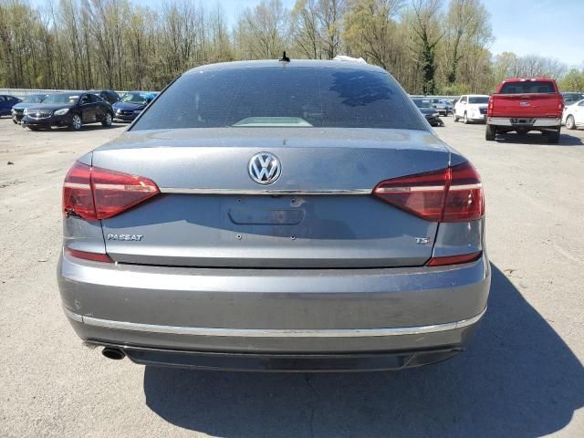 2017 Volkswagen Passat R-Line