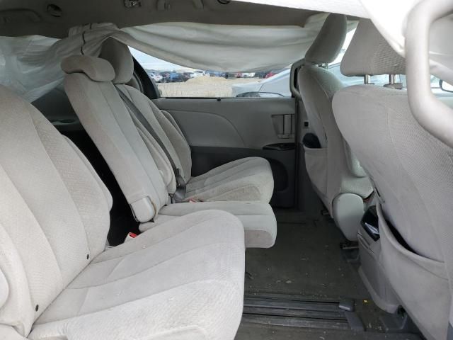 2014 Toyota Sienna LE