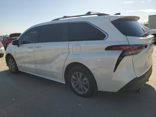 2021 Toyota Sienna XLE