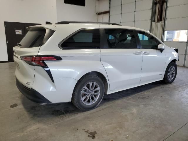 2021 Toyota Sienna XLE