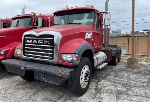 2007 Mack 700 CTP700