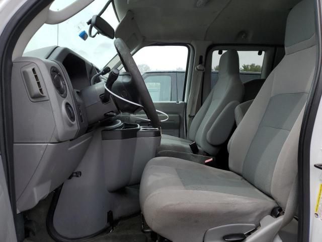 2012 Ford Econoline E350 Super Duty Wagon