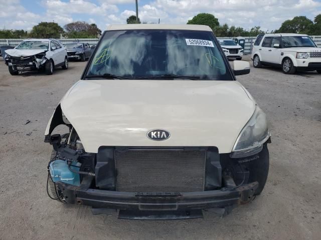 2013 KIA Soul +