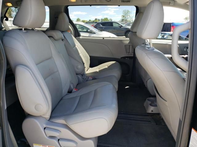 2015 Toyota Sienna XLE