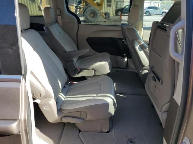 2017 Chrysler Pacifica Touring L Plus