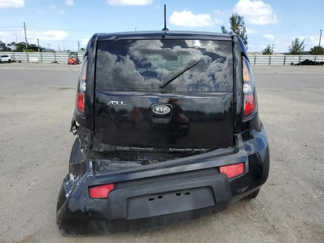 2010 KIA Soul +