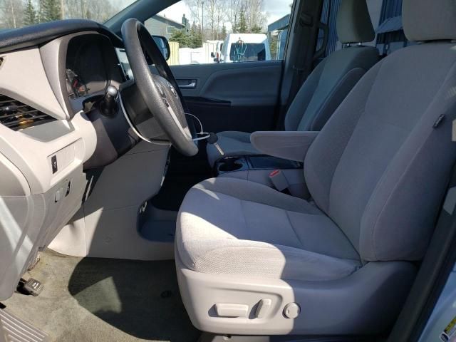 2017 Toyota Sienna LE