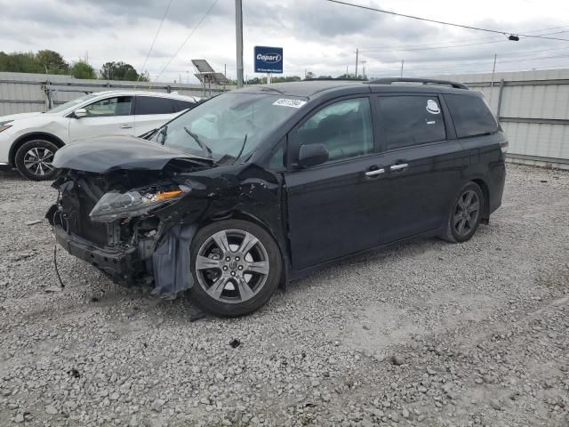 2018 Toyota Sienna SE