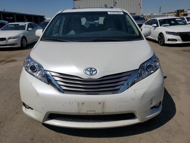 2017 Toyota Sienna XLE