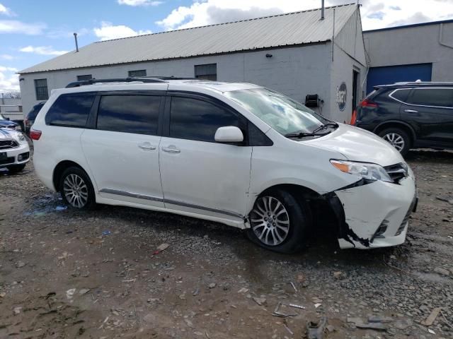 2020 Toyota Sienna XLE