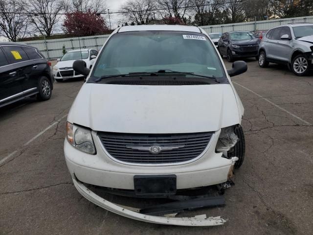 2002 Chrysler Town & Country LX