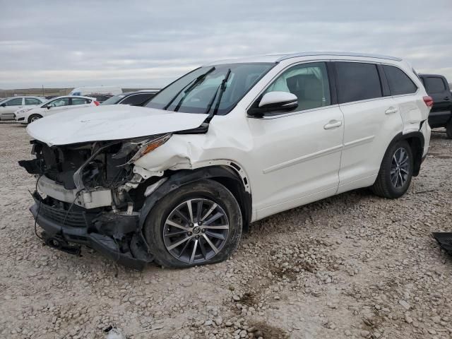 2017 Toyota Highlander SE