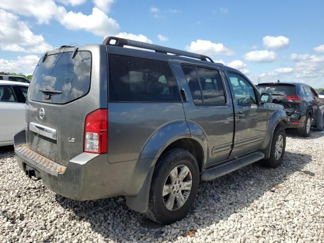 2005 Nissan Pathfinder LE