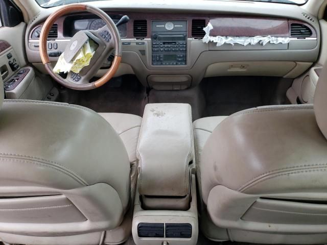 2004 Lincoln Town Car Ultimate