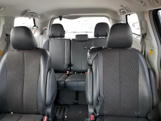 2011 Toyota Sienna Sport