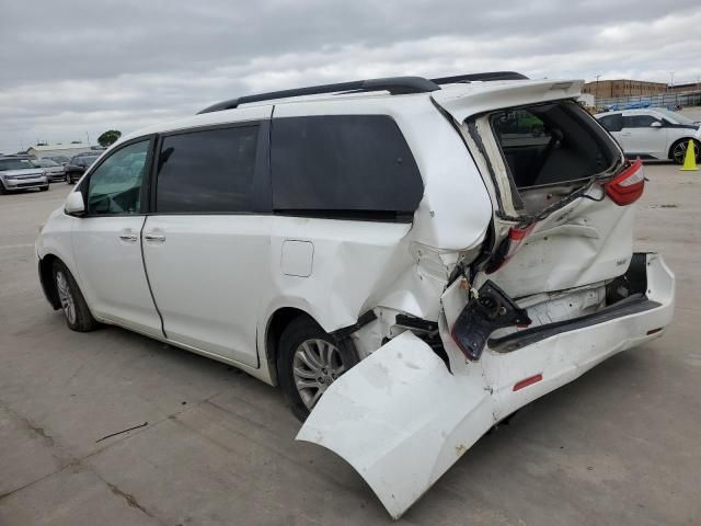 2016 Toyota Sienna XLE