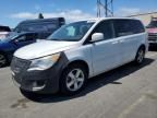 2011 Volkswagen Routan SE