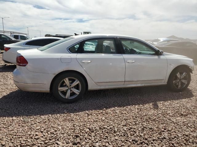 2012 Volkswagen Passat SEL