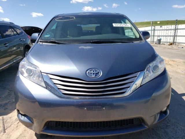 2017 Toyota Sienna XLE