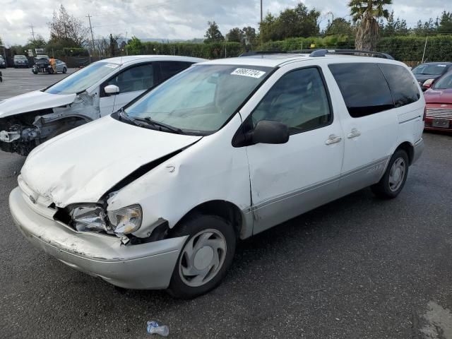 2000 Toyota Sienna LE