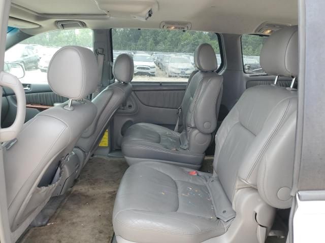 2005 Toyota Sienna XLE