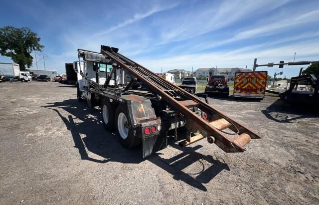 2004 Mack 700 CV700