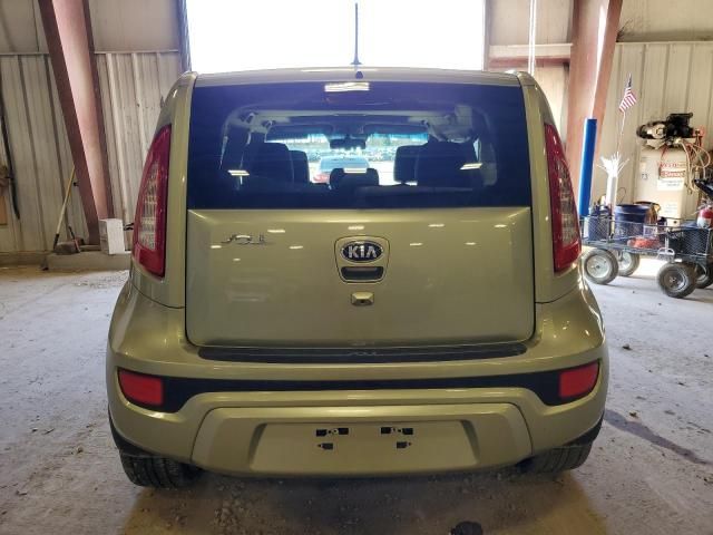 2013 KIA Soul +