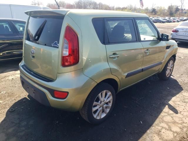 2013 KIA Soul +