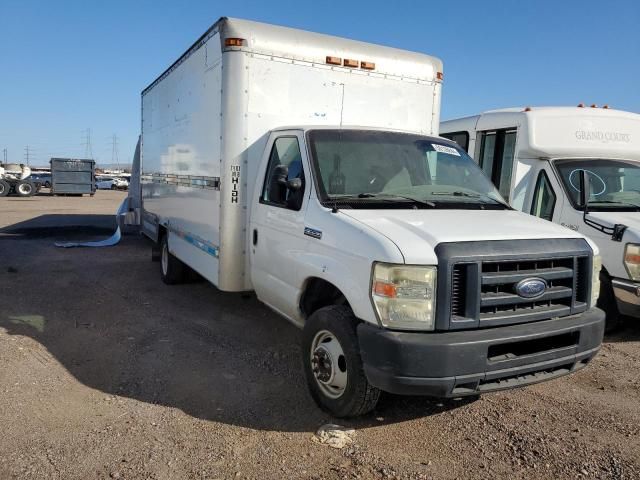 2008 Ford Econoline E350 Super Duty Cutaway Van