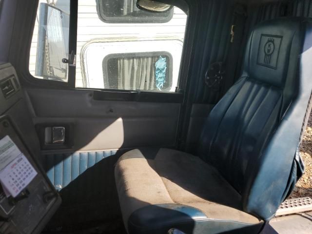 1998 Kenworth Construction W900