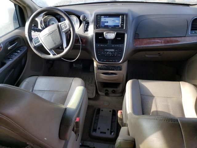 2011 Chrysler Town & Country Touring L