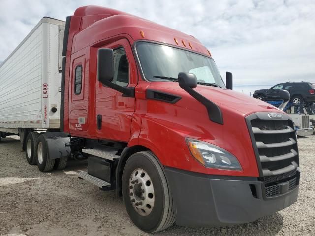 2020 Freightliner Cascadia 116