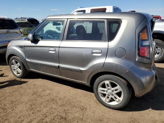 2010 KIA Soul +