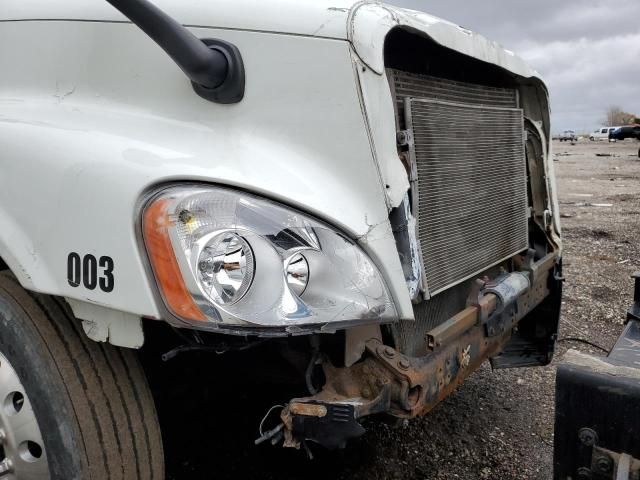 2012 Freightliner Cascadia 125