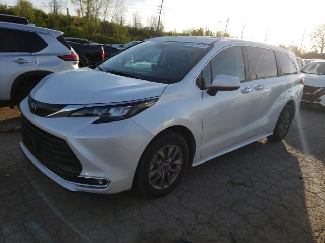 2024 Toyota Sienna XLE