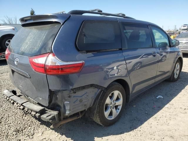 2016 Toyota Sienna LE