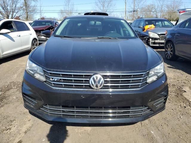 2017 Volkswagen Passat R-Line