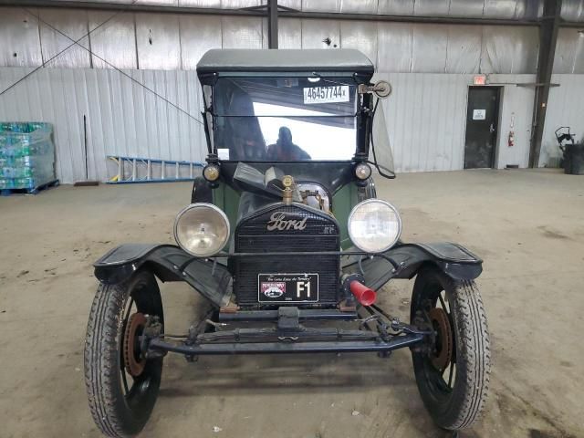 1915 Ford Truck